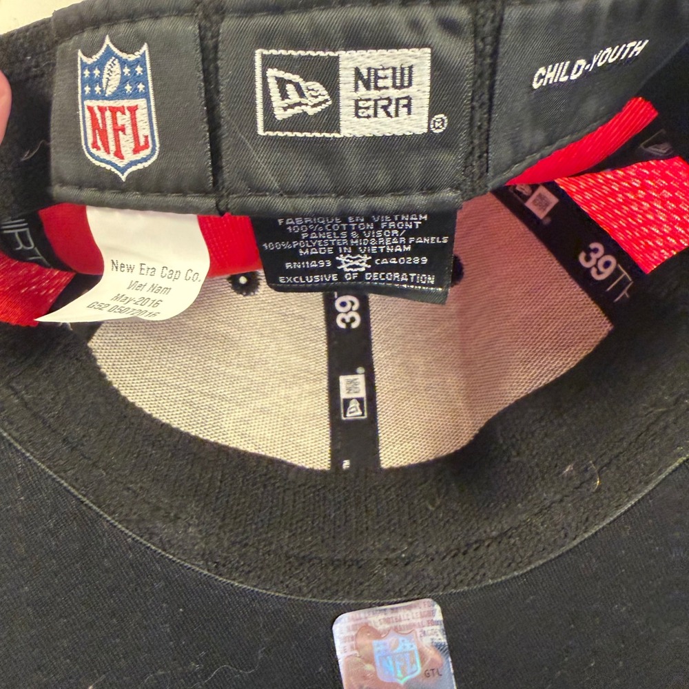 New Era 39THIRTY Kansas City Chiefs‎ Hat Kids Youth Black Red Mesh Stretch Fit - Picture 8 of 11